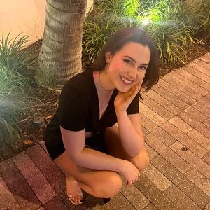 Meet your Posher, Hayley